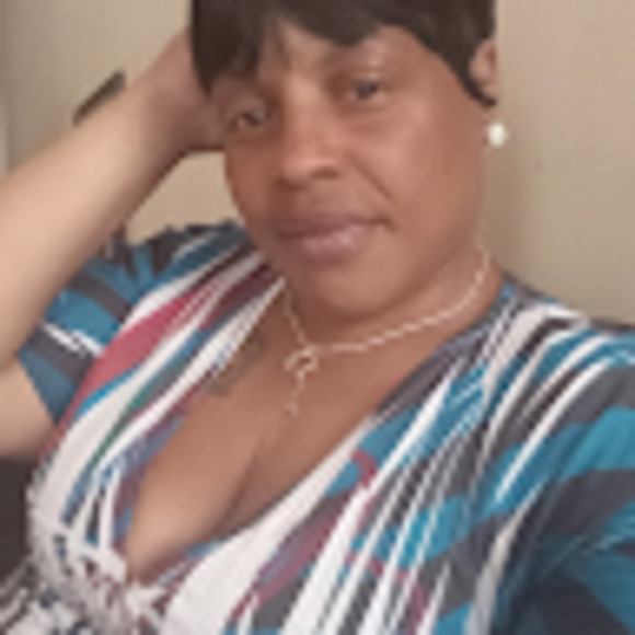 Meet your Posher, Amina - Picture 1 of 1